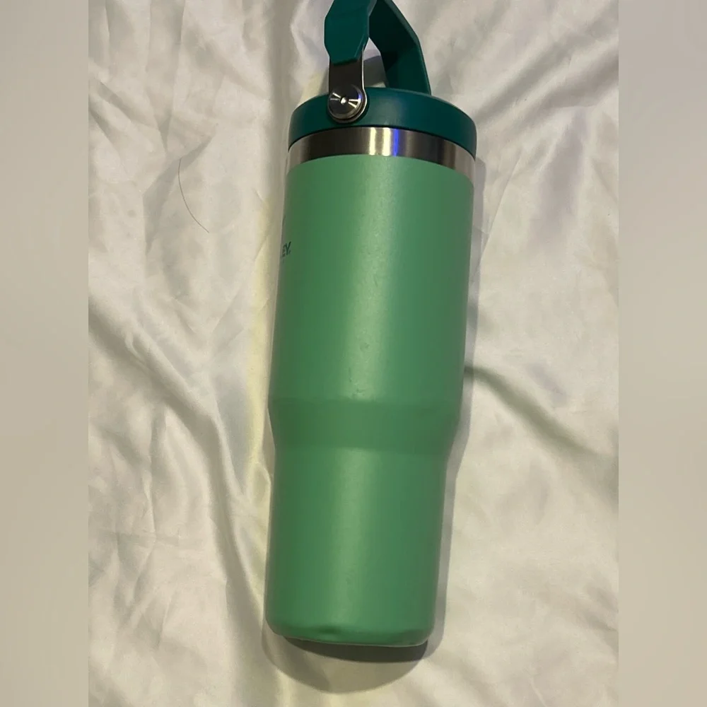 Stanley 30 oz Green Ice Flow Flip Top Tumbler - Picture 2 of 6